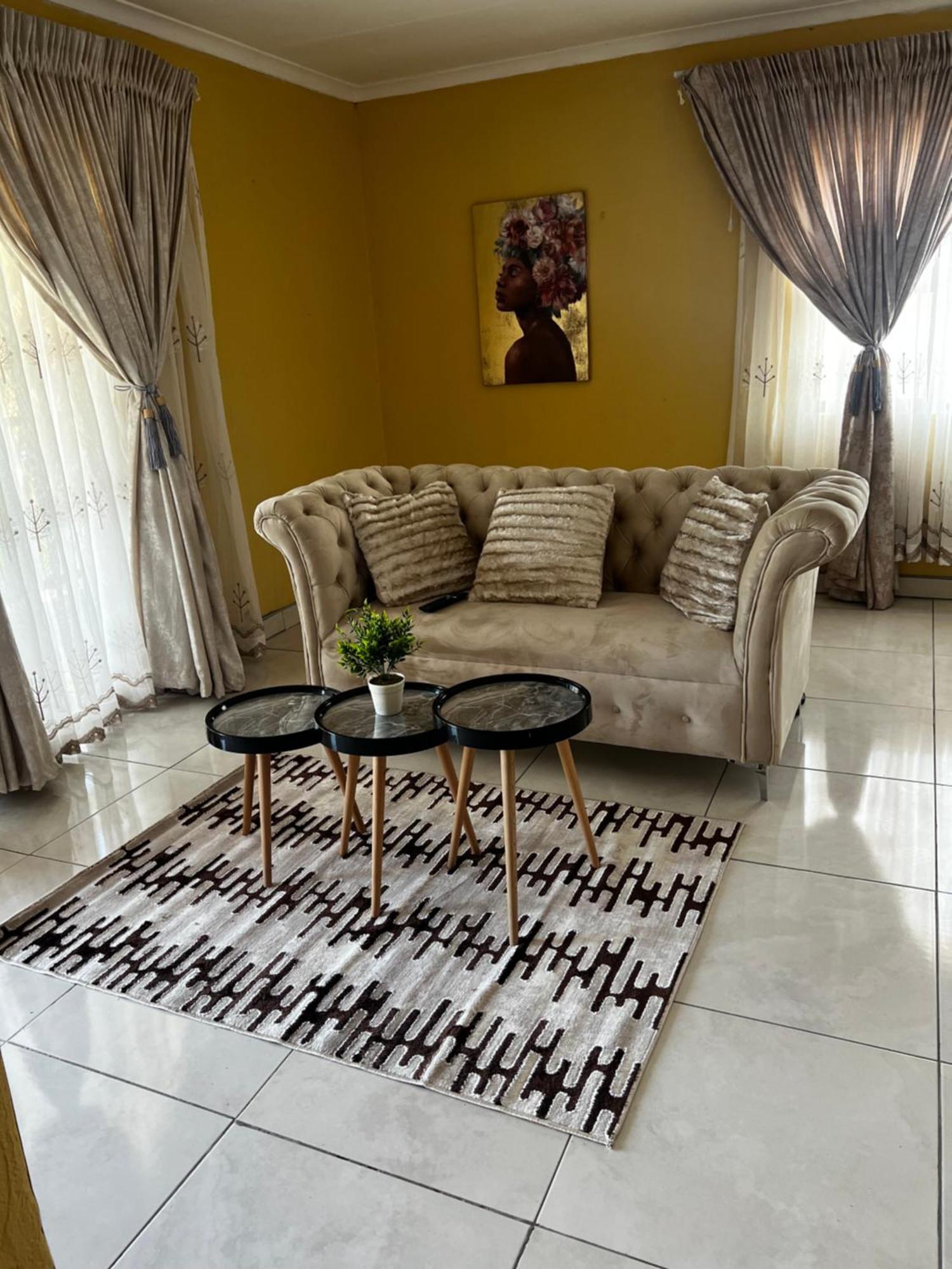 Nkguesthouse Ледисмит Экстерьер фото